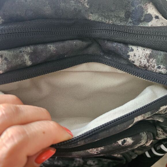 High Sierra Swoop SG Backpack 17" Laptop Pocket, Camo New w/tags - Picture 7 of 16